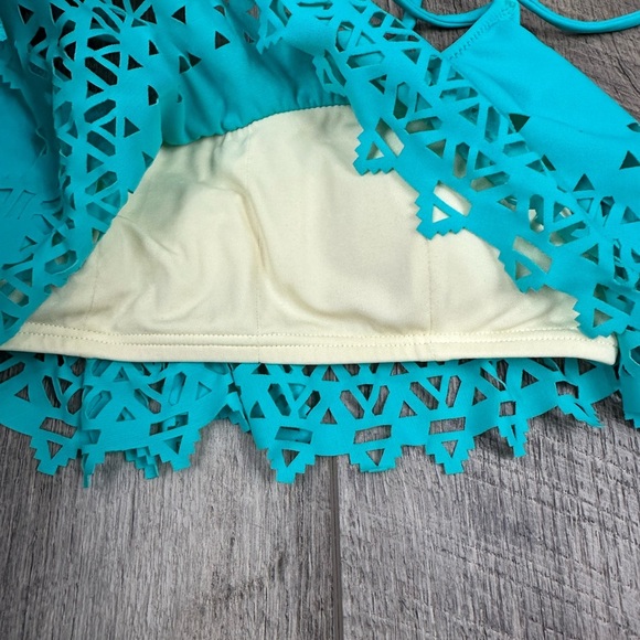 VS Teal Flounce Swim Top - Picture 5 of 8